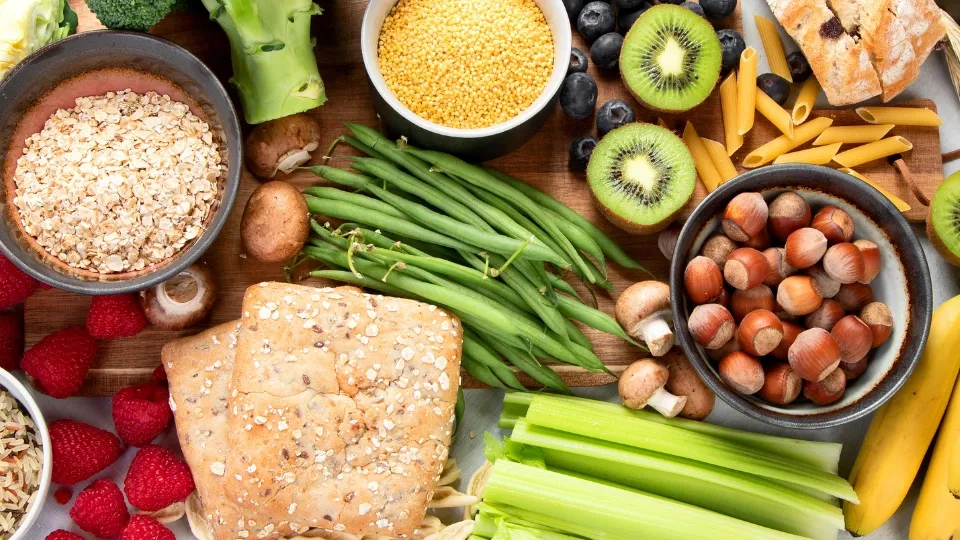 15 Makanan Tinggi Serat untuk Diet Sukses & Rahasia Lambung Tetap Sehat