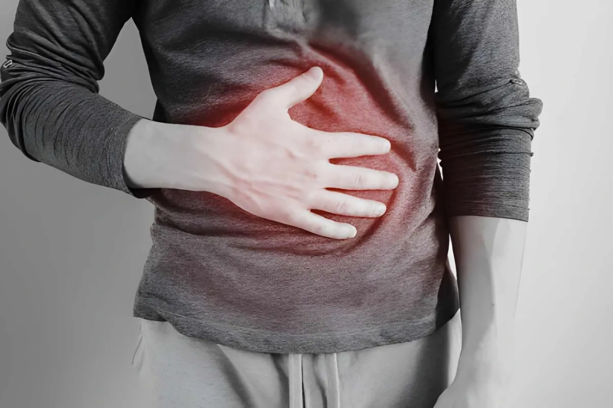 Gastritis: Gejala, Penyebab, Diagnosis & Cara Mengatasinya