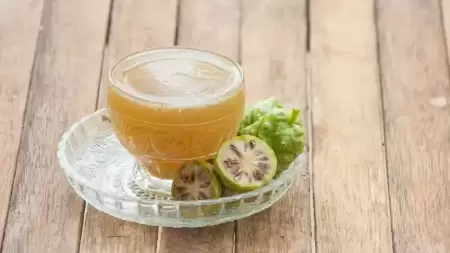 Begini Penyajian Jus Mengkudu untuk Asam Lambung yang Sesuai