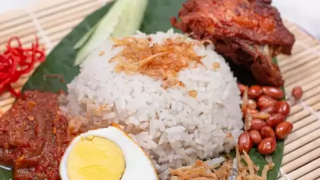 Cara Menyajikan Nasi Uduk untuk Asam Lambung