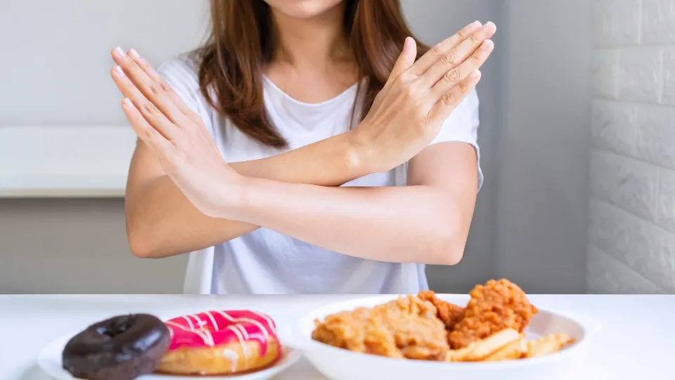 Aktivitas yang Harus Dihindari Bagi Penderita GERD Demi Kesehatan Optimal
