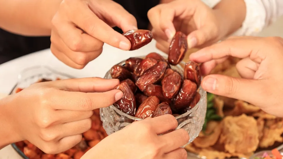 Jenis Kurma yang Dapat Dikonsumsi dengan Aman untuk Asam Lambung
