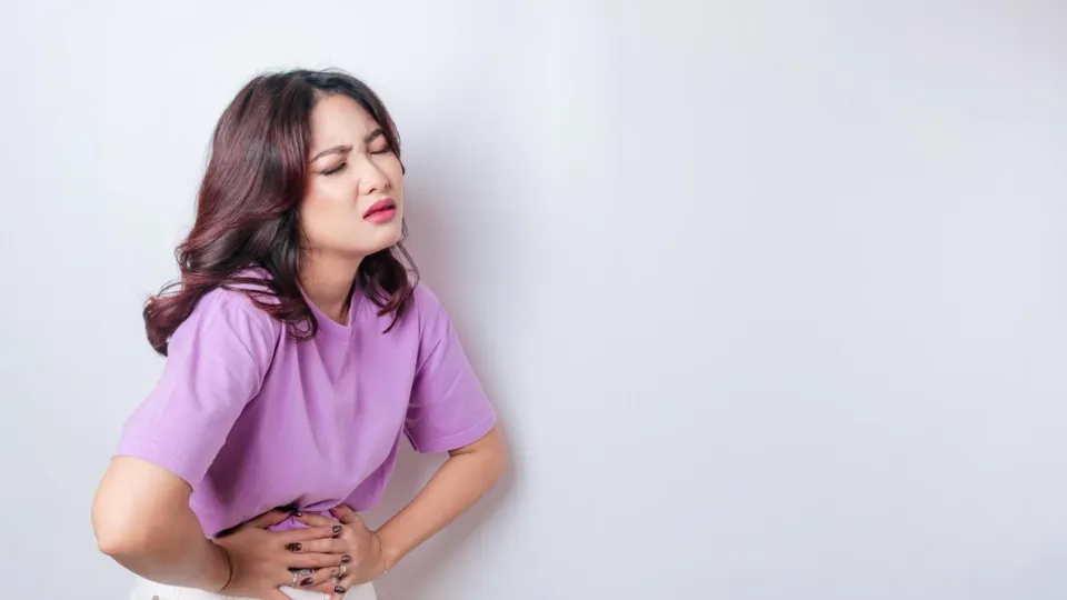 Penyakit Maag: 8 Penyebab, Gejala, Cara Mengatasi Berdasarkan Penyebab, dan Kapan ke Dokter
