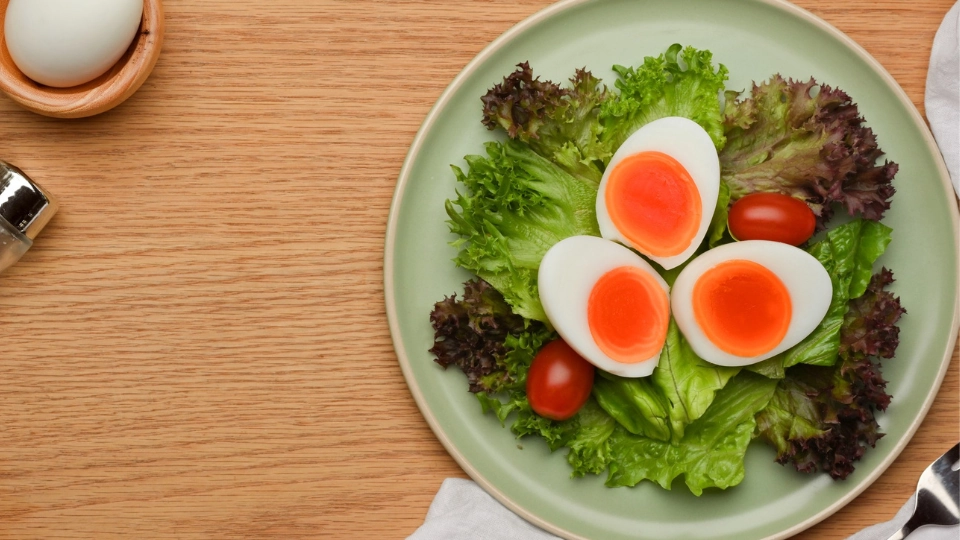 telur_rebus_lauk_pauk_yang_sehat_untuk_asam_lambung